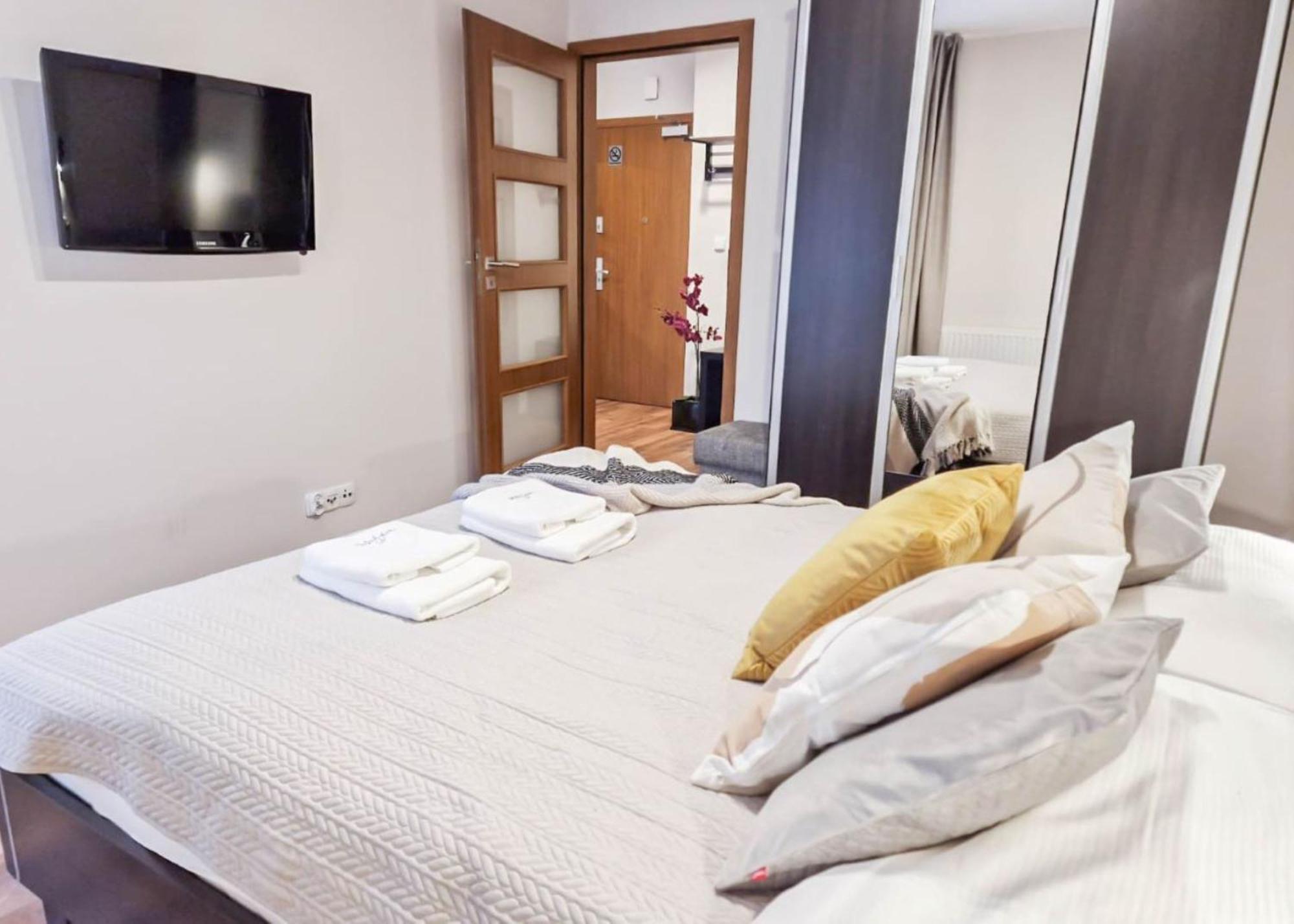 Apartamenty Mistral Z Parkingiem - Promenada & Morze - Apartamenty Na Wyspie Świnoujście Exteriör bild