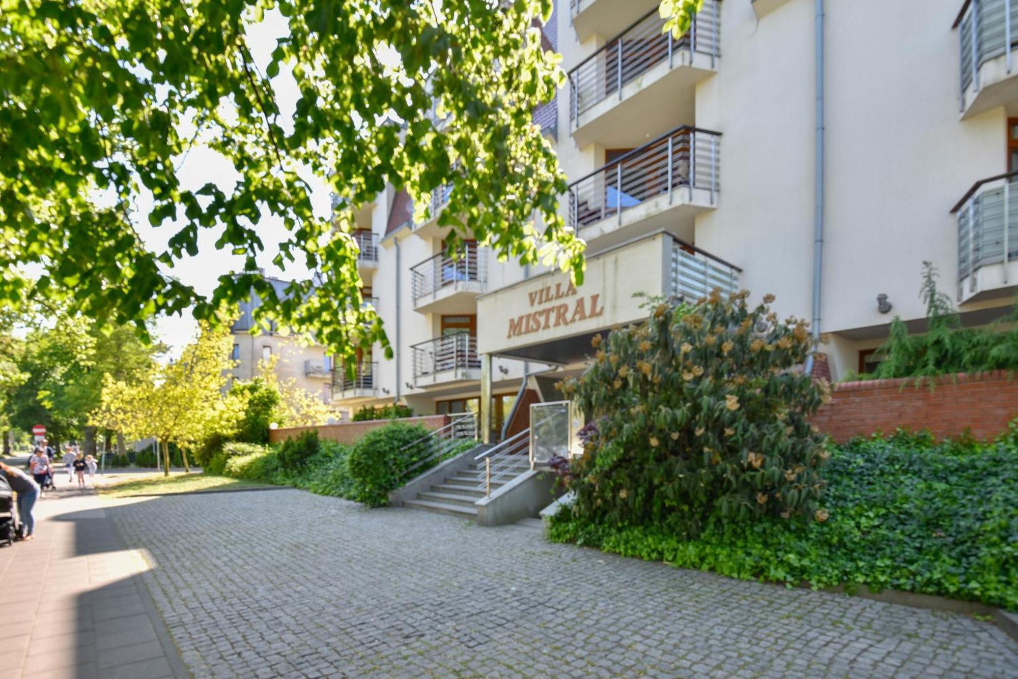 Apartamenty Mistral Z Parkingiem - Promenada & Morze - Apartamenty Na Wyspie Świnoujście Exteriör bild