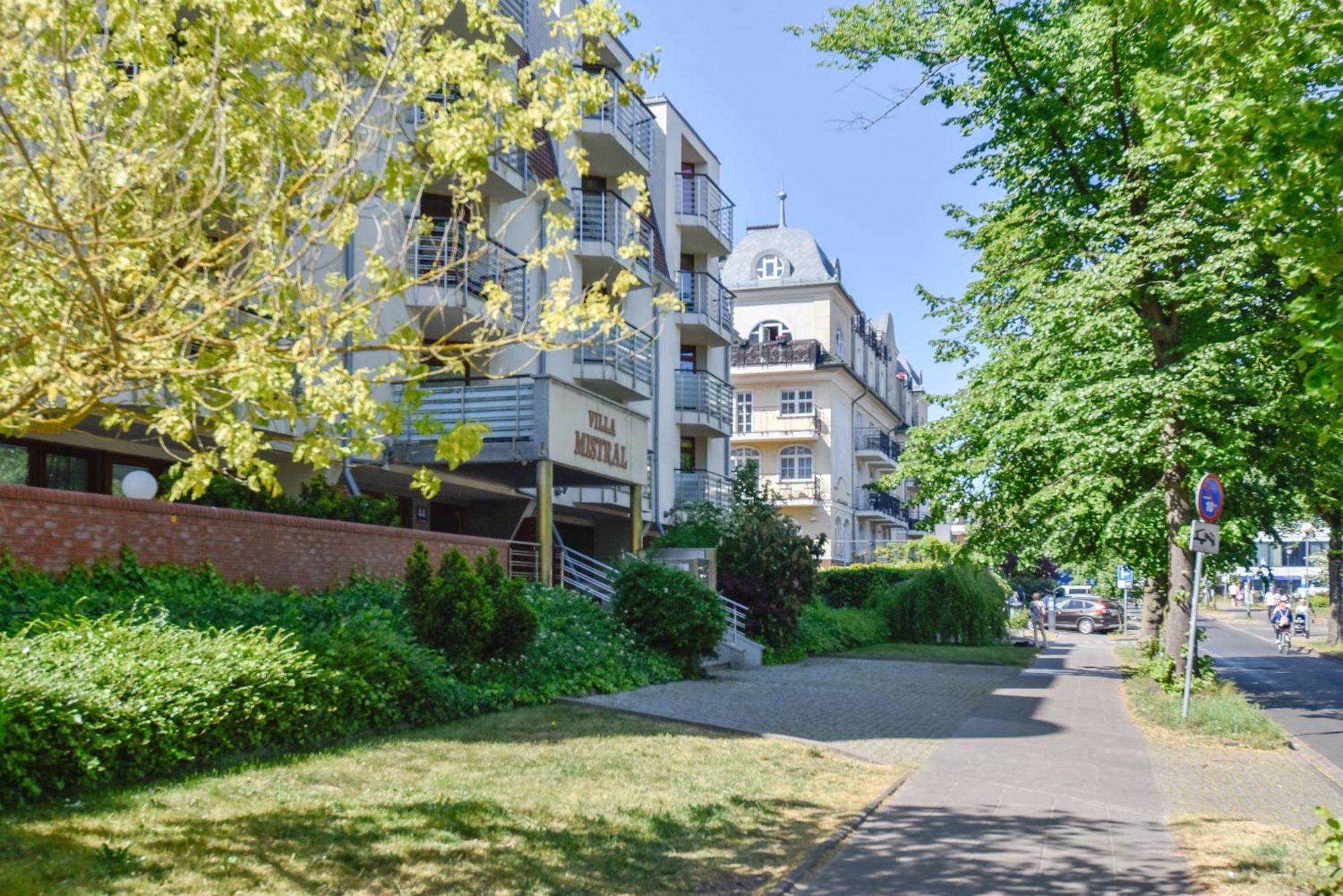 Apartamenty Mistral Z Parkingiem - Promenada & Morze - Apartamenty Na Wyspie Świnoujście Exteriör bild